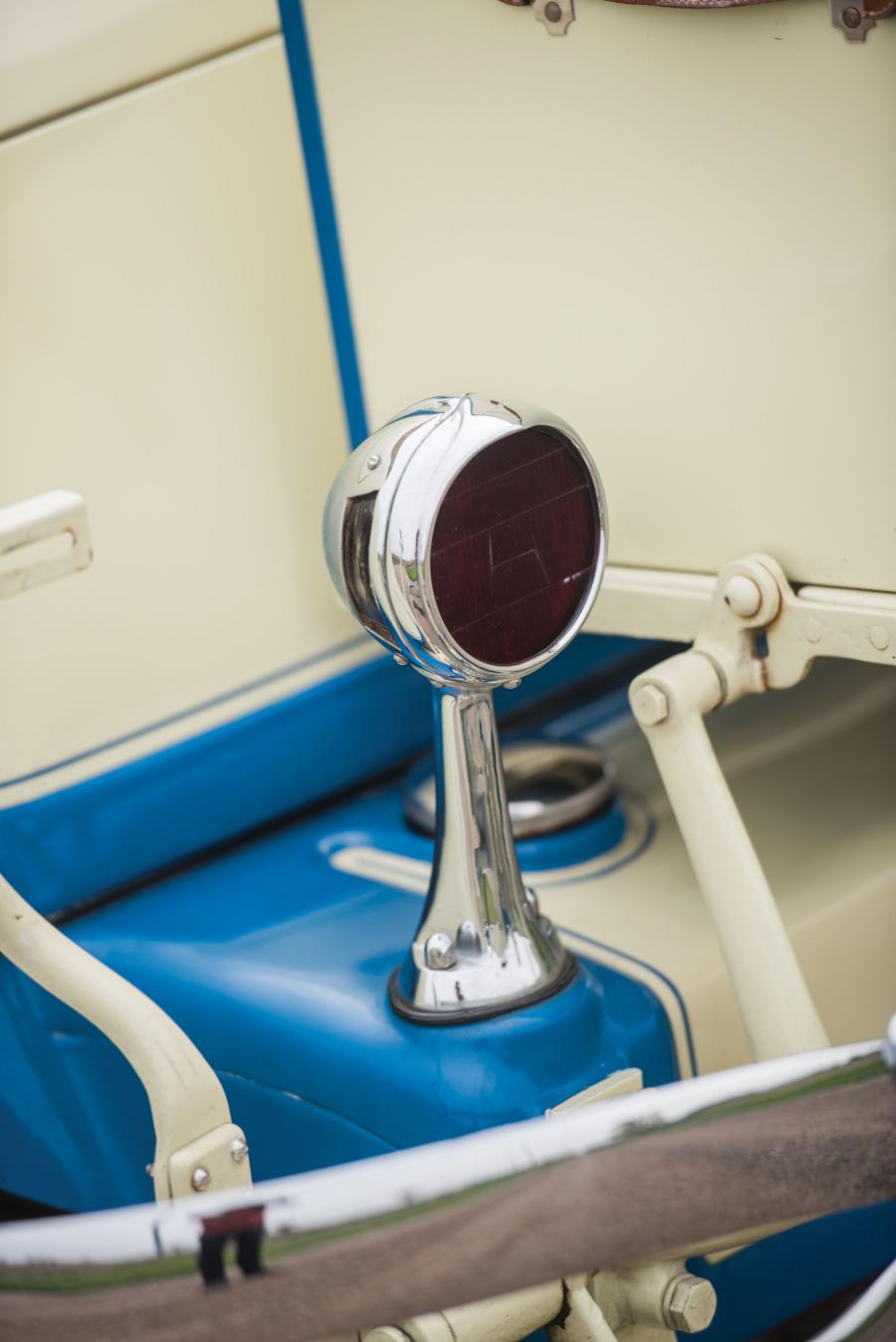Детали экстерьера Cord L-29 Convertible 1930 года  (фото 38 из 47)